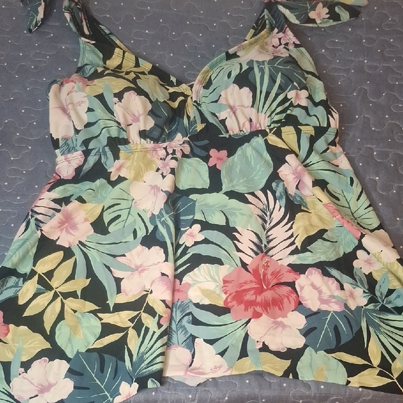 Kona Sol Floral Print Women's Swim Top size 16W - Picture 1 of 3